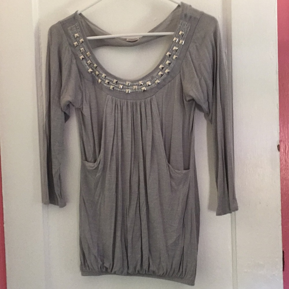 Gray open back tunic